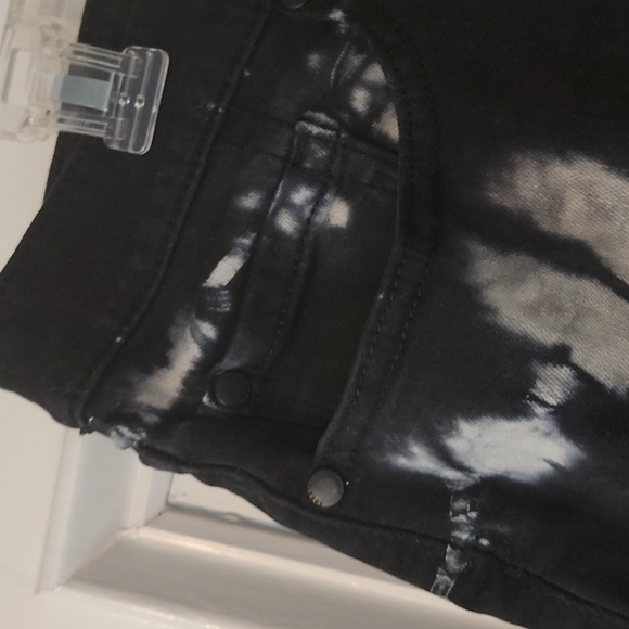 [*3 Items For $20 In Bundle*] Torrid denim shorts - Picture 2 of 4